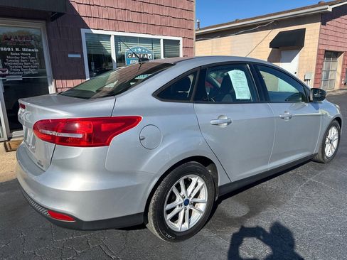 Used 2016 Ford Focus SE image 5