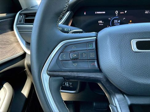 Used 2023 Jeep Grand Cherokee Limited AWD/4WD image 15