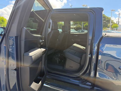 Used 2020 Chevrolet Silverado 1500 LTZ w/ Z71 Off-Road Package AWD/4WD image 9