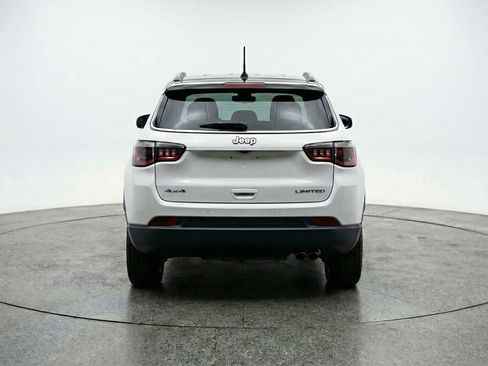 Used 2025 Jeep Compass Trailhawk AWD/4WD image 7