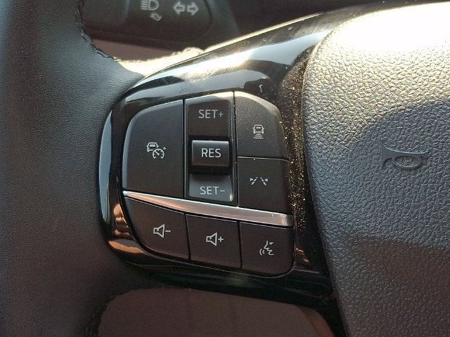 Used 2023 Ford Escape Platinum w/ Premium Technology Package AWD/4WD image 21