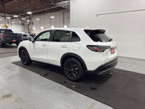 Used 2025 Honda HR-V Sport image 26