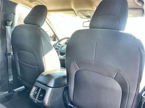 Used 2016 Jeep Cherokee Latitude w/ Comfort & Sound Group image 13