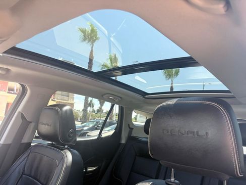 Used 2018 GMC Terrain Denali w/ Advanced Safety Package FWD image 8