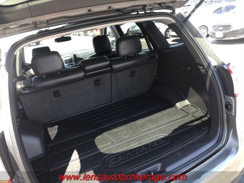 Used 2012 Hyundai Santa Fe Limited w/ Navigation Pkg 4 FWD image 17