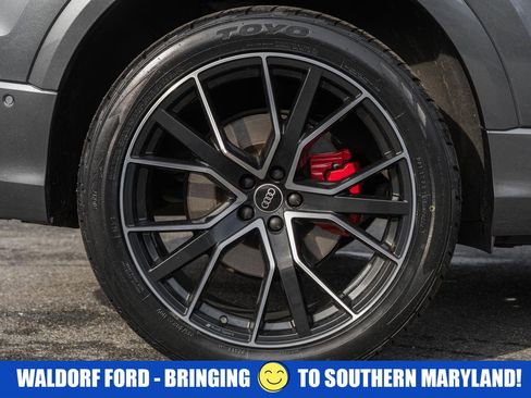 Used 2021 Audi Q8 Prestige w/ Prestige Package image 21