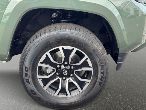 Certified 2022 Toyota Tacoma TRD Sport w/ TRD Premium Sport Package AWD/4WD image 10