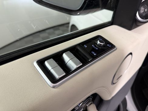 Used 2022 Land Rover Range Rover Westminster Edition image 15