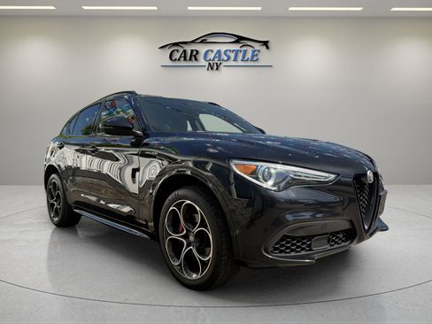 Used 2022 Alfa Romeo Stelvio Veloce AWD/4WD image 5