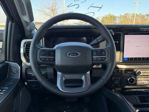 New 2026 Ford F250 Lariat w/ Black Appearance Package AWD/4WD image 14