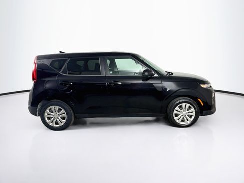 Used 2022 Kia Soul LX FWD image 2