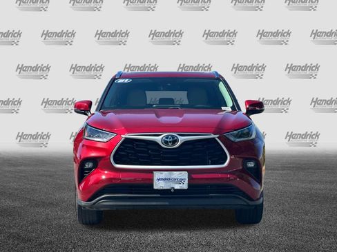 Used 2021 Toyota Highlander XLE FWD image 10