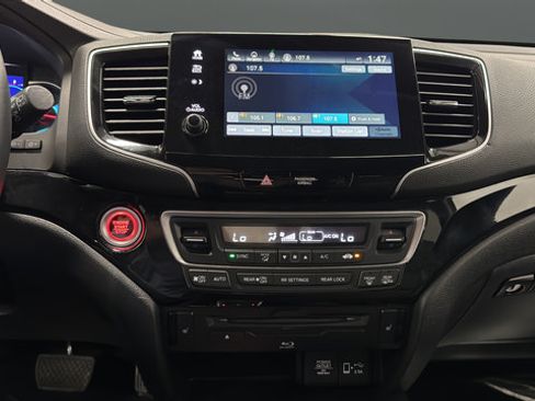 Used 2022 Honda Pilot Touring image 13
