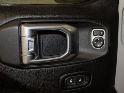 Used 2020 Jeep Gladiator Rubicon image 19