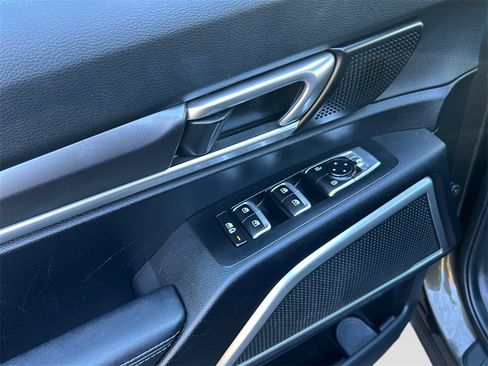 Used 2023 Kia Telluride S image 11