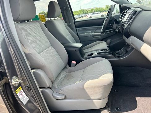 Used 2015 Toyota Tacoma PreRunner w/ Convenience Package RWD image 13