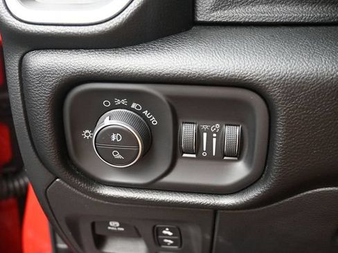Used 2022 RAM 1500 Laramie AWD/4WD image 38