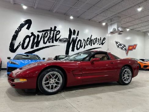 Used 2004 Chevrolet Corvette Coupe w/ Roof Package image 1