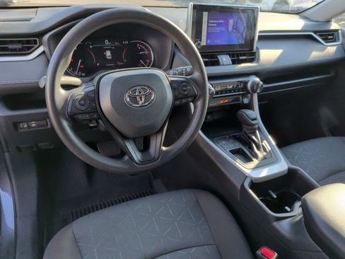 Used 2025 Toyota RAV4 XLE FWD image 12