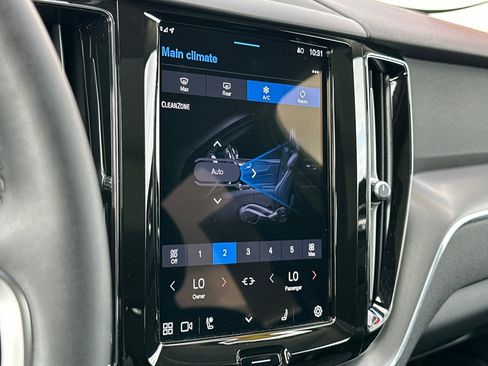 Used 2025 Volvo XC60 B5 Core w/ Protection Package Premier image 22