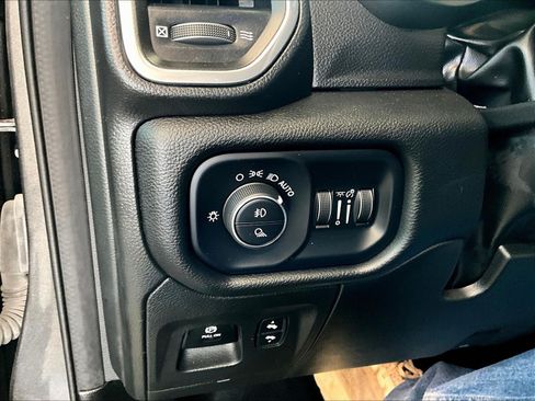 Used 2023 RAM 1500 Laramie AWD/4WD image 16