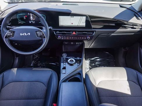 Certified 2023 Kia Niro EX FWD image 11