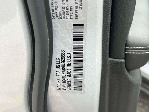 Certified 2022 Jeep Grand Cherokee Altitude AWD/4WD image 19
