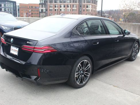 New 2026 BMW 530i xDrive w/ M Sport Package AWD/4WD image 10