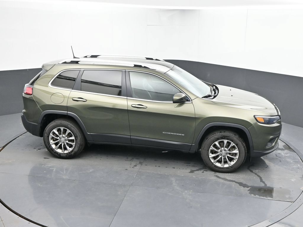 Used 2019 Jeep Cherokee Latitude Plus w/ Comfort/Convenience Group AWD/4WD image 15