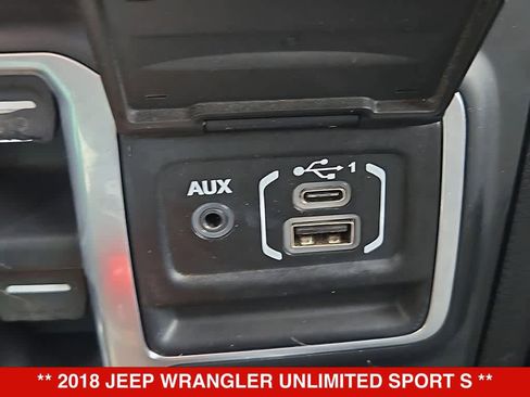 Used 2018 Jeep Wrangler Unlimited Sport S AWD/4WD image 30