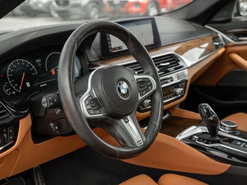 Used 2019 BMW M550i xDrive w/ Premium Package AWD/4WD image 17