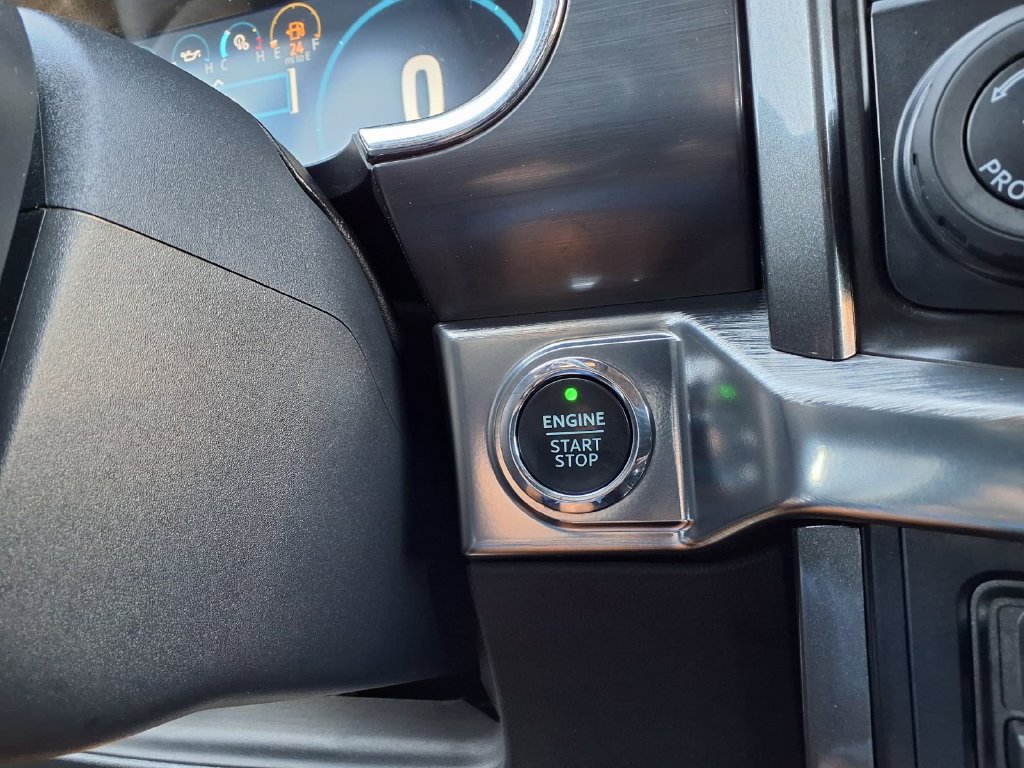 Used 2023 Ford F150 Lariat w/ FX4 Off-Road Package AWD/4WD image 38