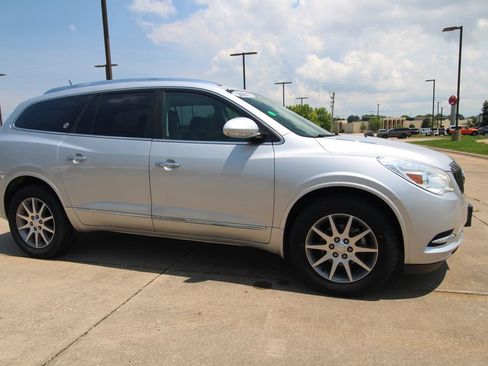Used 2017 Buick Enclave Leather AWD/4WD image 3