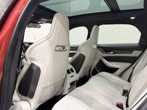 Used 2021 Jaguar F-PACE SVR image 24