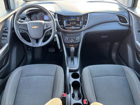 Used 2018 Chevrolet Trax LS image 11