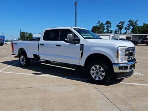 Used 2024 Ford F350 XLT w/ 360-Degree Camera Package AWD/4WD image 2