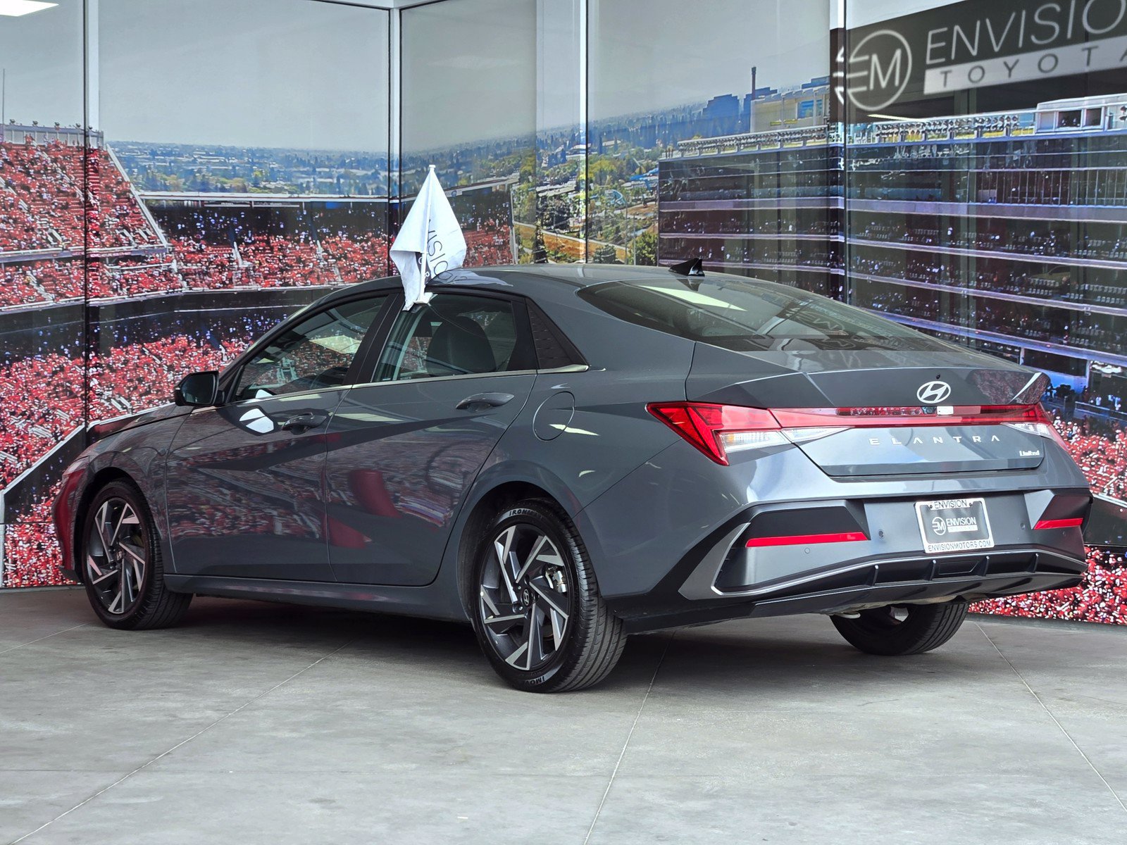 Used 2024 Hyundai Elantra Limited FWD image 5