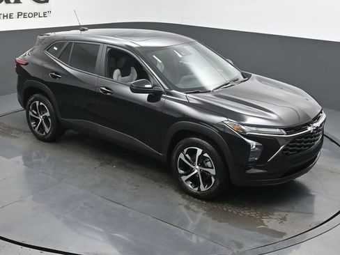 New 2026 Chevrolet Trax RS w/ Sunroof Package FWD image 26