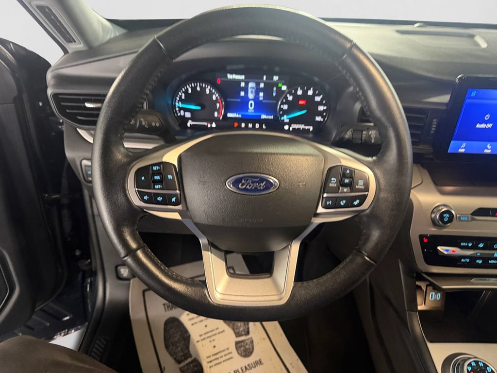 Used 2023 Ford Explorer XLT AWD/4WD image 24