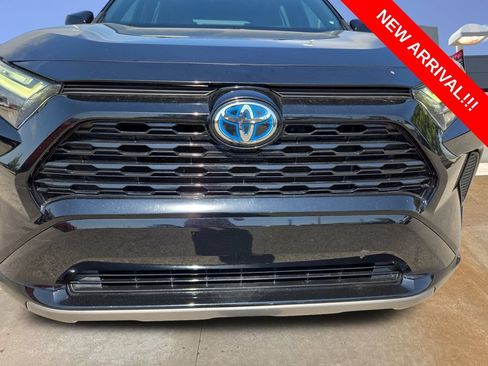 Used 2024 Toyota RAV4 SE AWD/4WD image 32