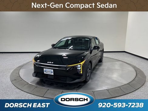 New 2026 Kia K4 LXS image 1