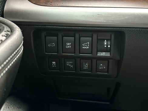 Used 2017 Subaru Outback 2.5i Limited AWD/4WD image 23