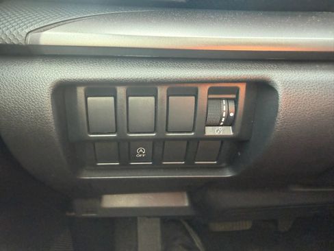 Used 2020 Subaru Forester Premium AWD/4WD image 17