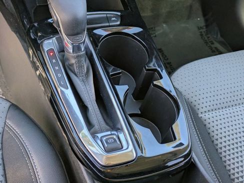 Used 2025 Chevrolet Trax LT w/ LT Convenience Package image 23