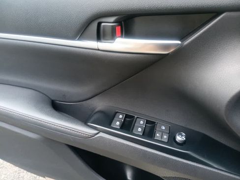 Used 2019 Toyota Camry XLE w/ Driver Assist Package FWD image 16