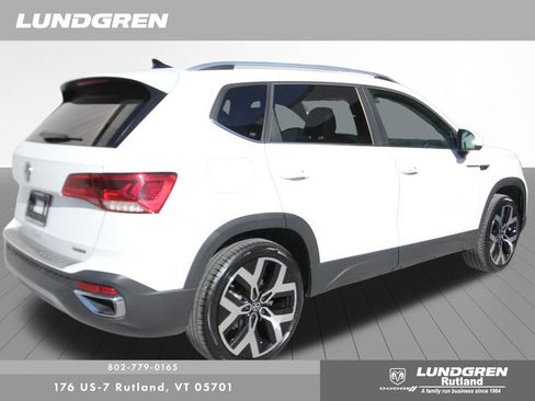 Used 2023 Volkswagen Taos SEL AWD/4WD image 5