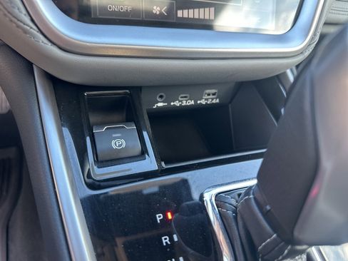 Certified 2025 Subaru Legacy Limited image 17