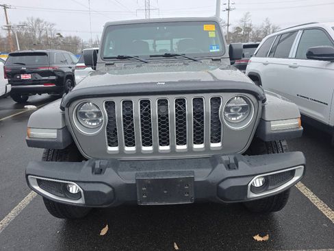 Used 2020 Jeep Gladiator Overland image 2
