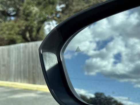 Used 2025 Nissan Rogue SV image 13