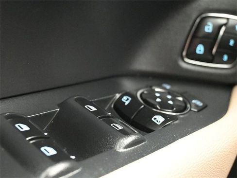 Used 2023 Ford Expedition Max Limited image 31